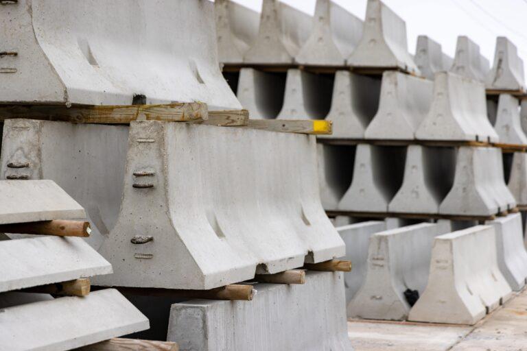 precast concrete barriers